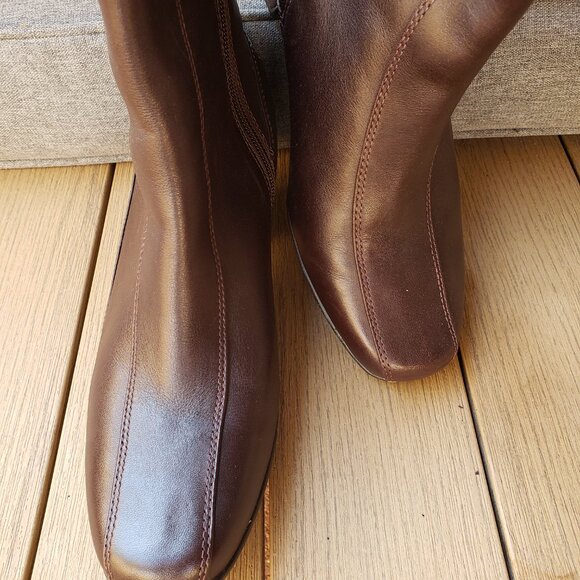 BNWoT CLARKS ARTISIAN leather heel boot 85961 cocoa brown (9) - Picture 4 of 7